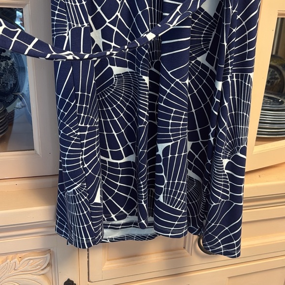 Tori Richard Honolulu Wrap Dress - Picture 9 of 12